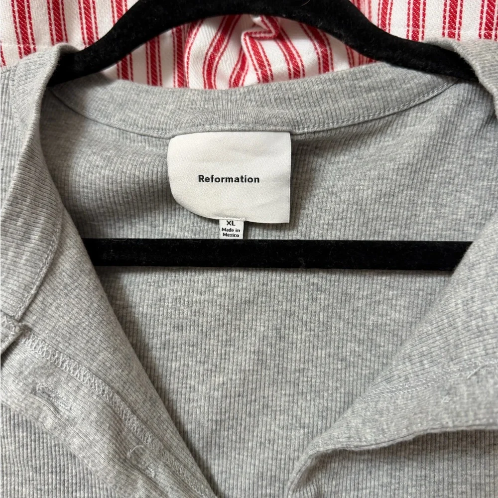 Reformation button down t shirt - Picture 3 of 3